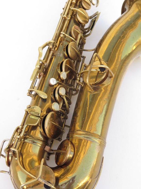 Saxophone ténor Conn transitionnel verni gravé (14)