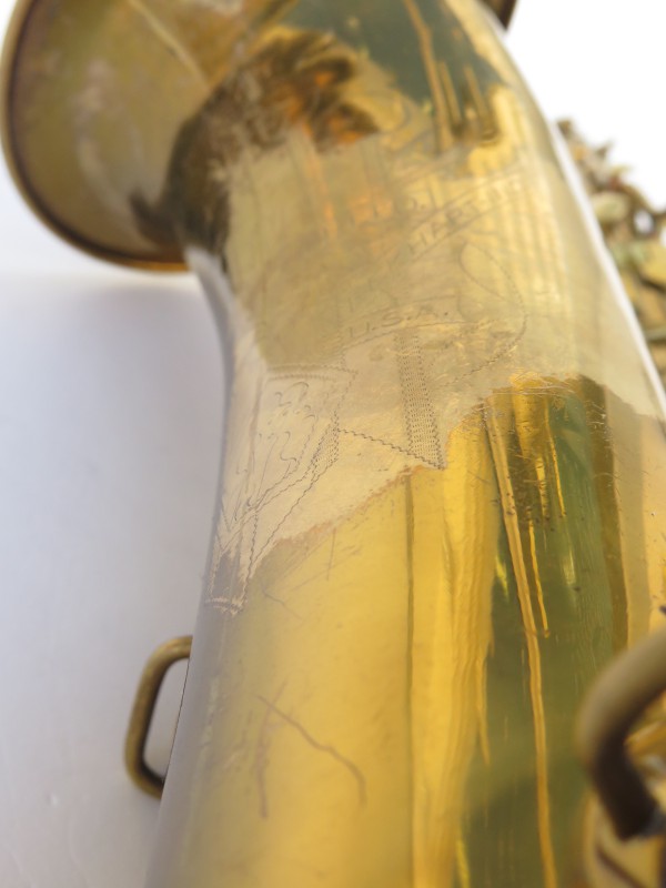 Saxophone ténor Conn transitionnel verni gravé (7)