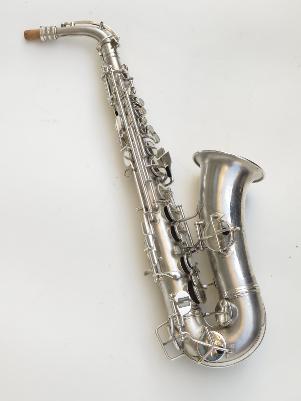 Saxophone alto Conn Chu Berry argenté sablé (12)