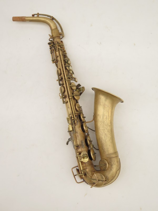 Saxophone alto Conn transitionnel ladyface non verni gravé (11)