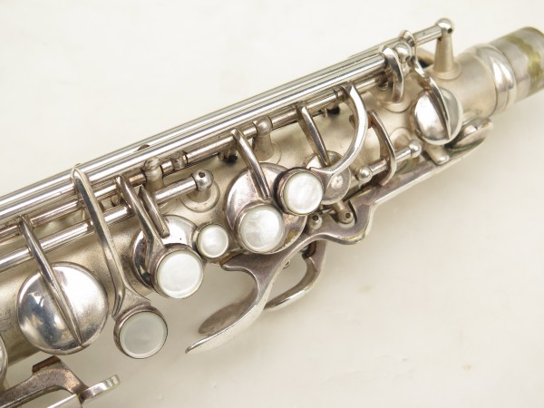 Saxophone alto Conn transitionnel Art Deco argenté sablé plaqué or (4)
