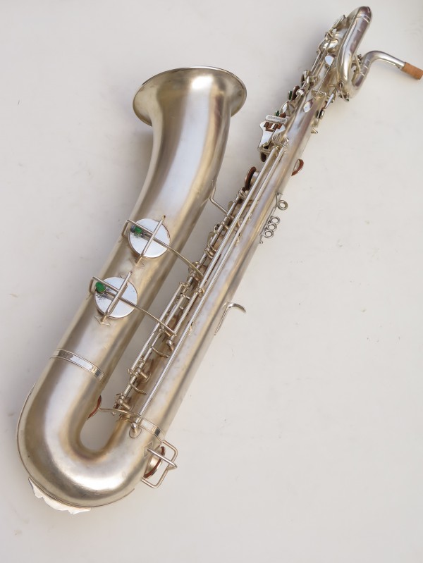 Saxophone baryton Buescher Aristocrat Big B argenté sablé (12)