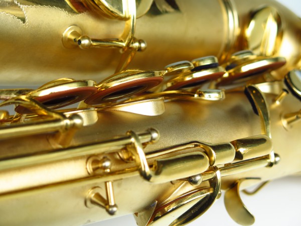 Sax ténor Conn Chu Berry plaqué or (6)