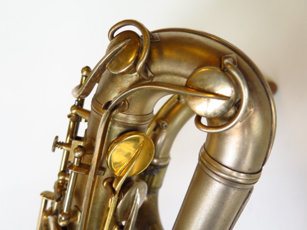 Sax baryton Conn 12M plaqué or (1)