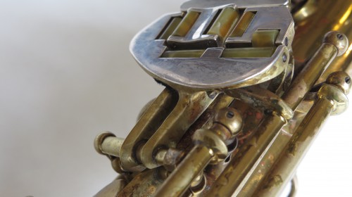Saxophone alto Conn 26 M Connqueror verni (1)