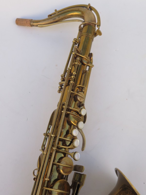 Saxophone ténor Conn transitionnel verni gravé (15)