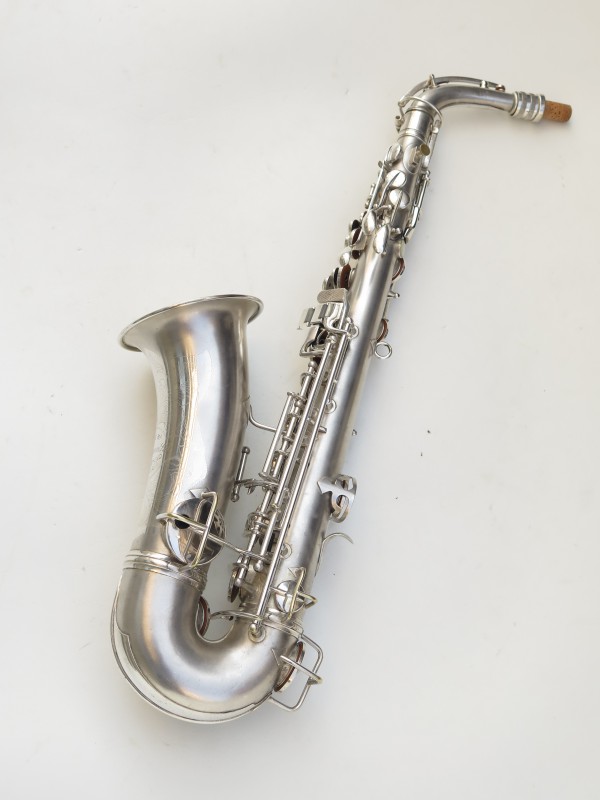 Saxophone alto Conn Chu Berry argenté sablé (13)