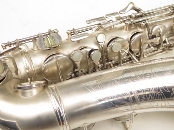 Saxophone alto Conn transitionnel Art Deco argenté sablé plaqué or (5)
