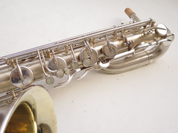 Saxophone baryton Buescher Aristocrat Big B argenté sablé (16)