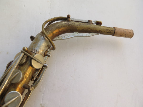 Saxophone alto Georges Leblanc semi rationnel verni gravé (4)