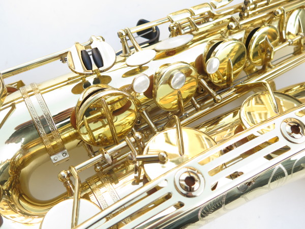 Saxophone ténor Yamaha YTS 61 verni gravé (1)