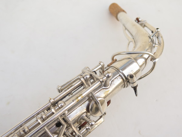 Saxophone alto Couesnon monopole argenté gravé (15)