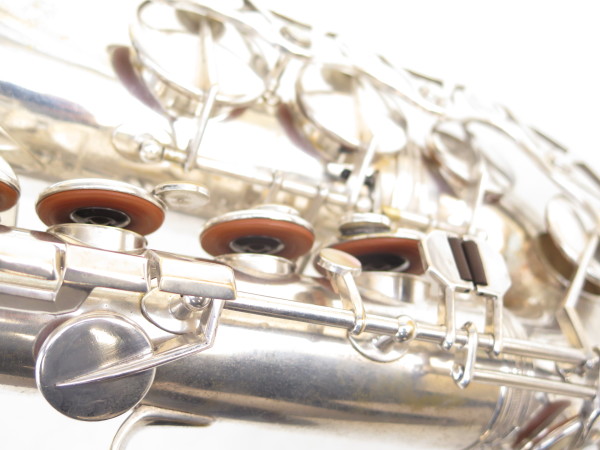 Saxophone alto Couesnon monopole argenté gravé (2)