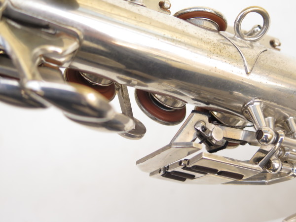 Saxophone alto Couesnon monopole argenté gravé (3)