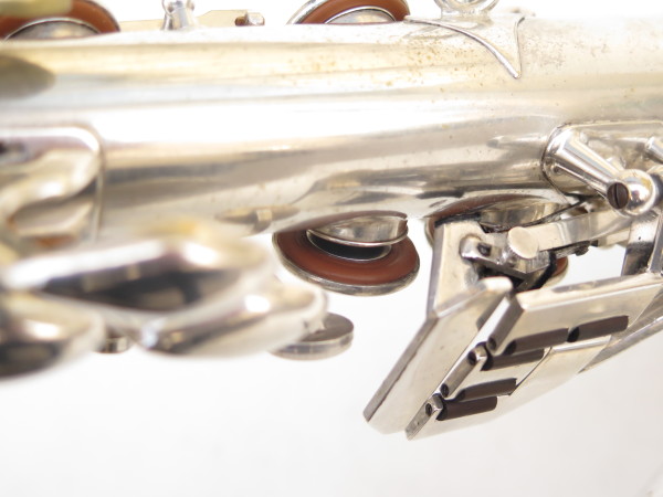 Saxophone alto Couesnon monopole argenté gravé (6)