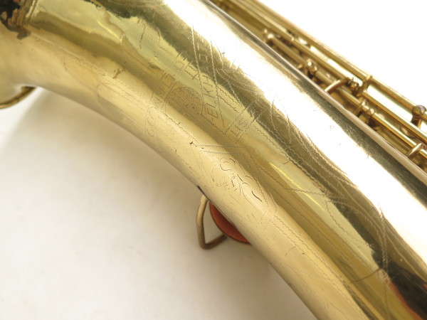 Saxophone baryton CONN 12M verni gravé (9)