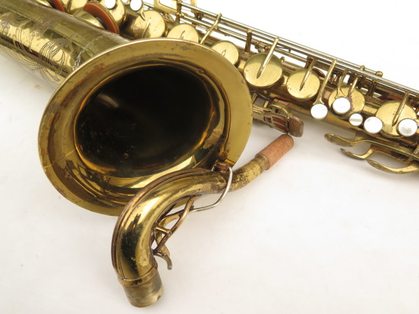 Saxophone ténor Buescher 400 verni gravé (9)