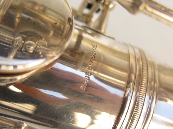 Saxophone baryton Couesnon Monopole conservatoire argenté gravé (2)