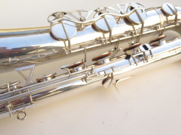 Saxophone baryton Couesnon Monopole conservatoire argenté gravé (5)