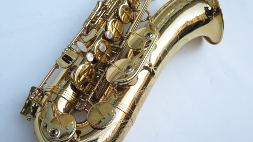 Saxophone ténor Selmer Référence 36 verni gravé (1)