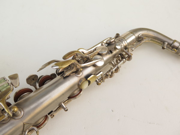 Saxophone alto Conn Transitionnel argenté sablé gravé Ladyface (10)