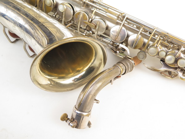 Saxophone alto Conn Transitionnel argenté sablé gravé Ladyface (13)