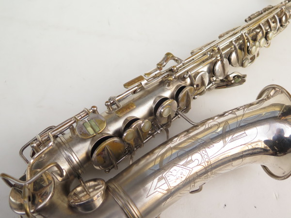 Saxophone alto Conn Transitionnel argenté sablé gravé Ladyface (6)