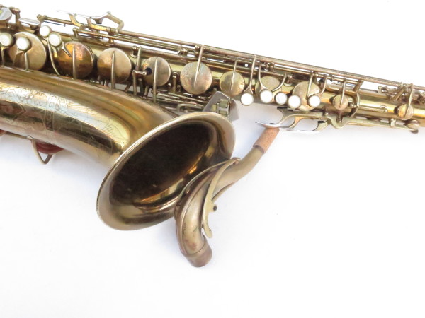 Saxophone ténor Conn 30M verni gravé (2)