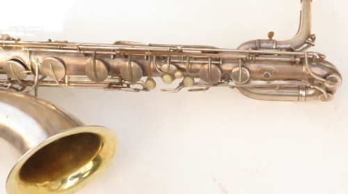 Saxophone baryton Conn 12M argenté sablé (1)
