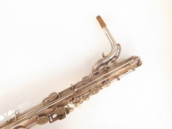 Saxophone baryton Conn 12M argenté sablé (10)