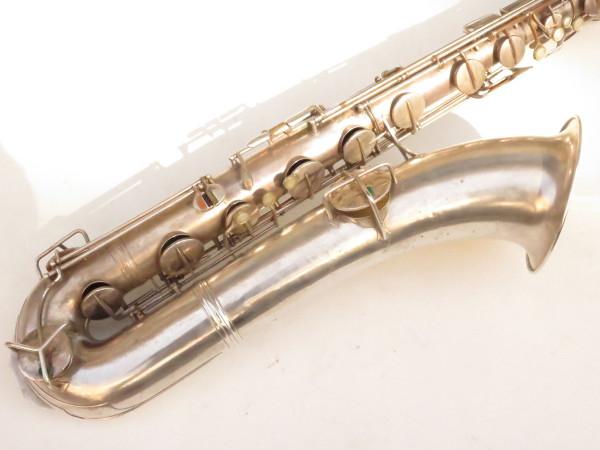 Saxophone baryton Conn 12M argenté sablé (2)