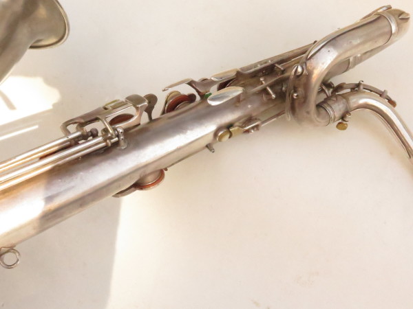 Saxophone baryton Conn 12M argenté sablé (6)
