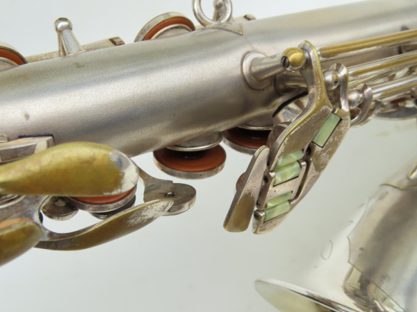 Saxophone alto Conn transitionnel argenté sablé ladyface (7)